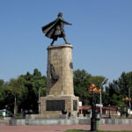 Памятник Петру I